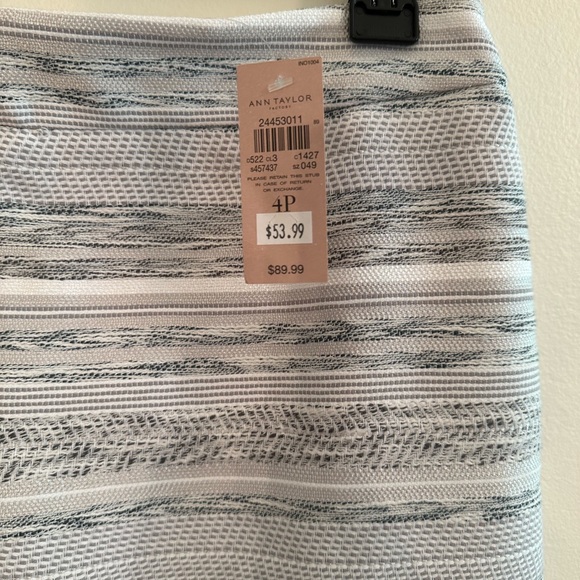 New Ann Taylor pencil skirt - Picture 3 of 3
